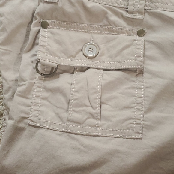 *HUGE SALE* Khaki capris - Picture 3 of 7